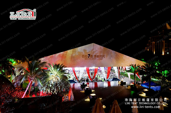 Herringbone roof tent