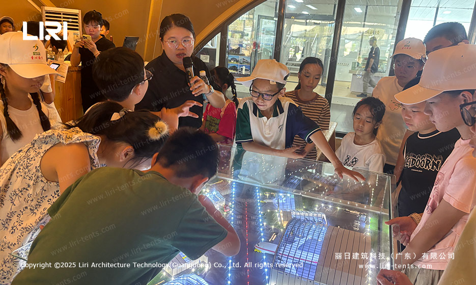 Study children visited LIRI showrooms (7)