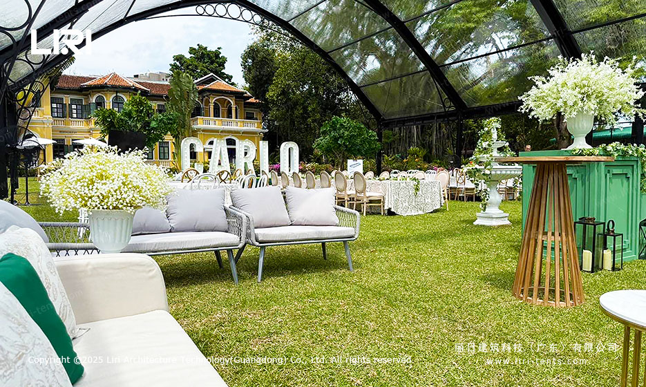 Garden Marquee For Outdoor Wedding The Garden Marquees not only provides newlyweds with a unique